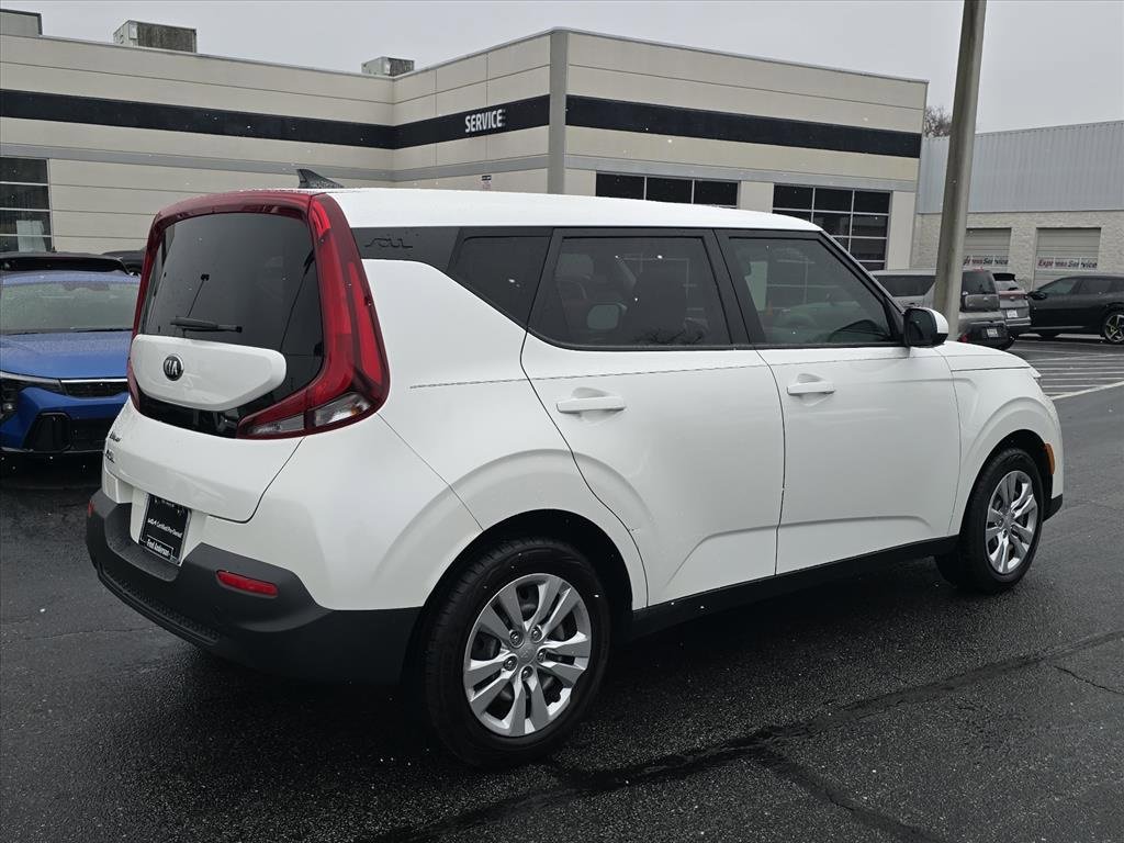 Used 2021 Kia Soul LX image 3