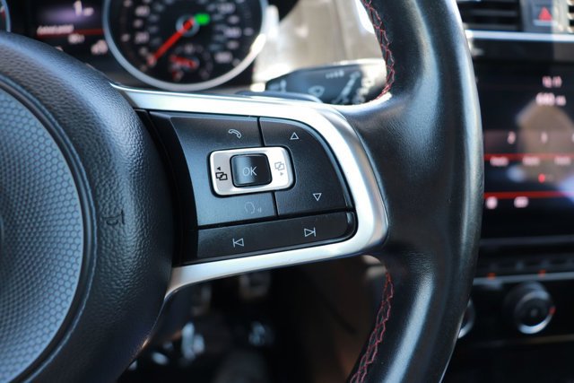 Used 2018 Volkswagen GTI SE FWD image 18