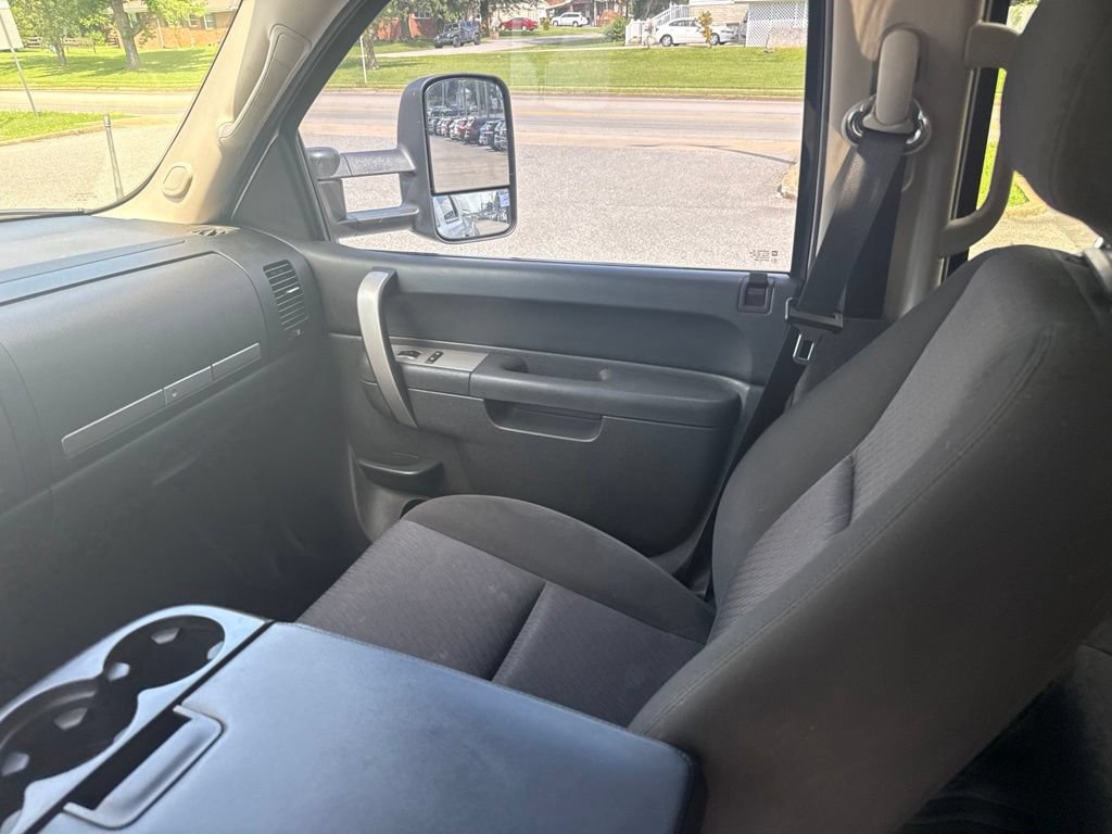 Used 2011 GMC Sierra 2500 SLE AWD/4WD image 9