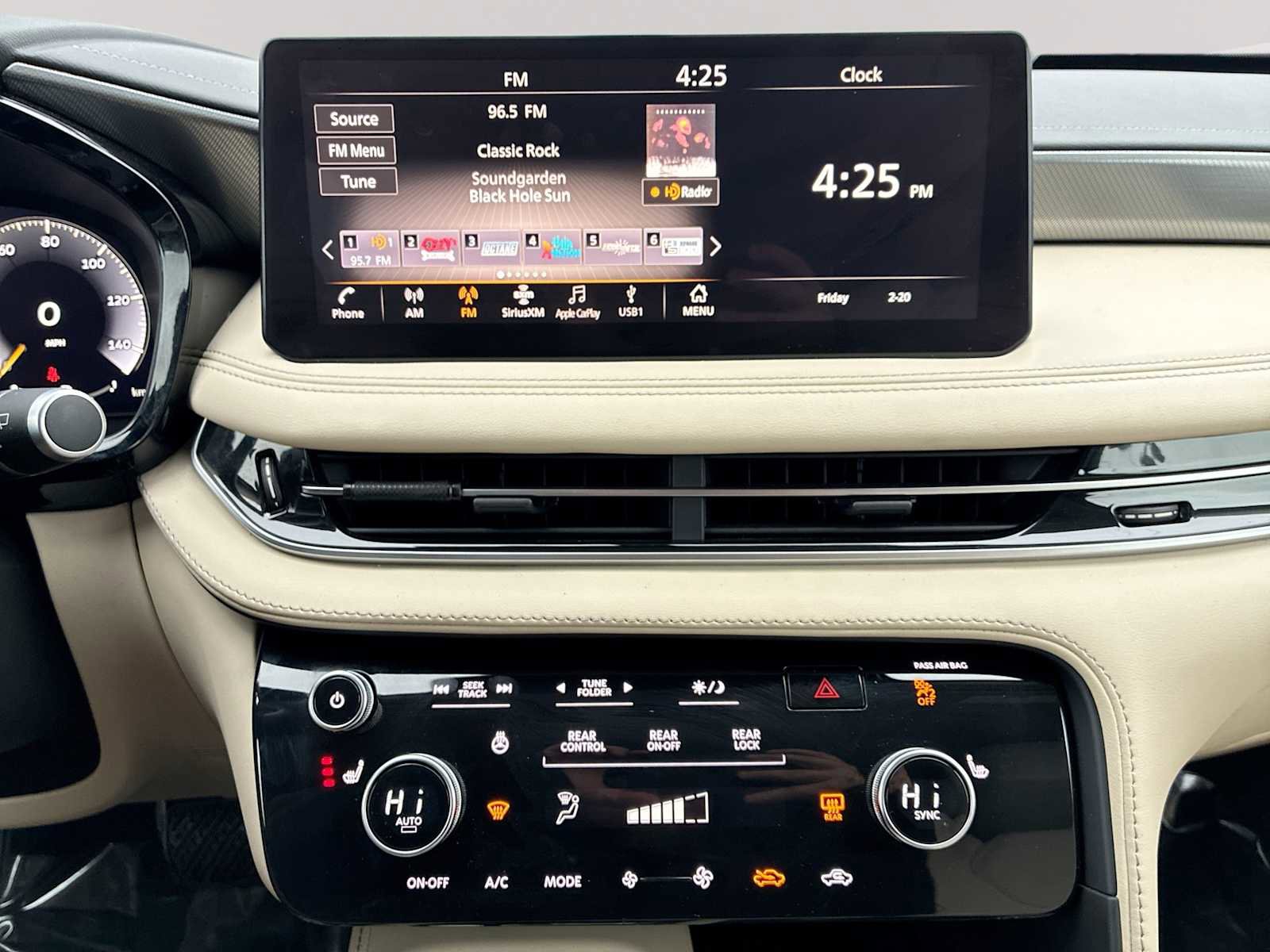 Used 2023 INFINITI QX60 Luxe image 13