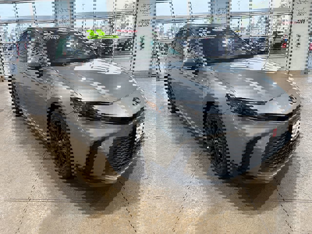 Certified 2025 Toyota Camry SE image 4