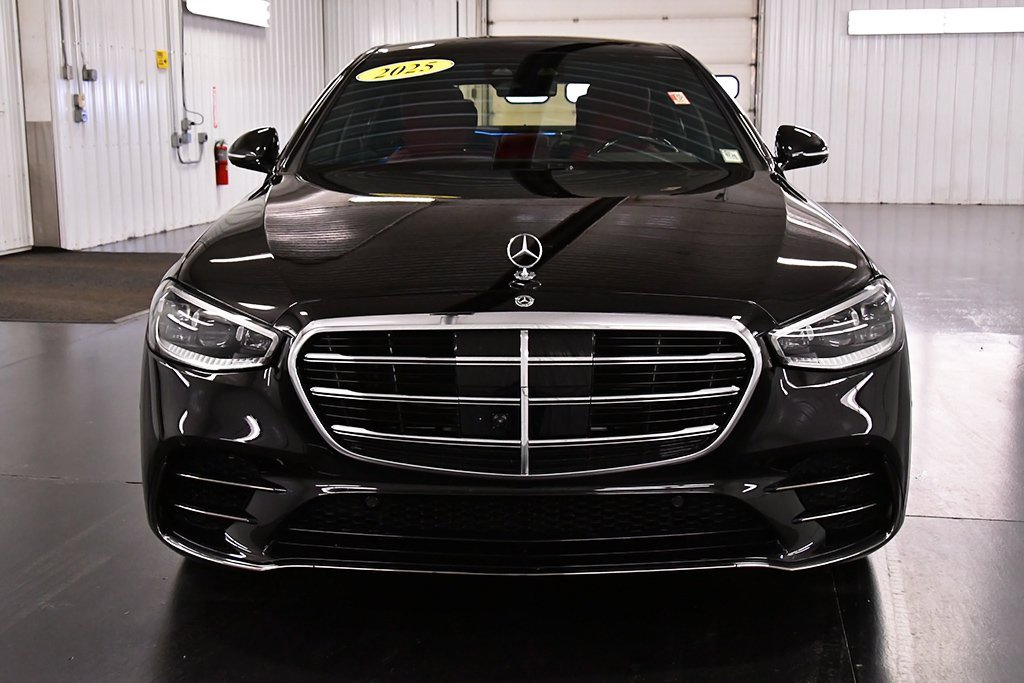 Used 2025 Mercedes-Benz S 580 4MATIC Sedan image 2
