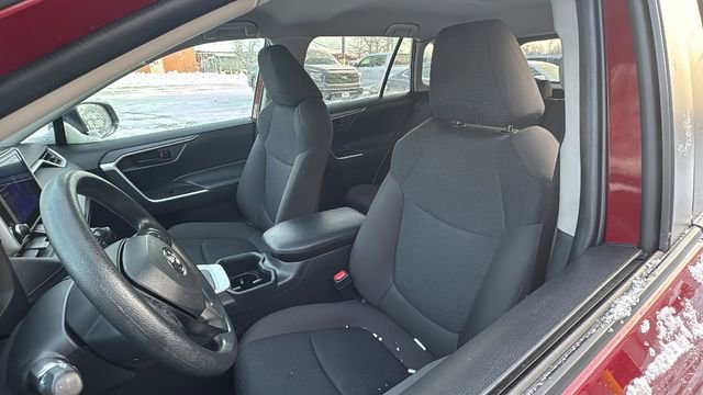 Used 2024 Toyota RAV4 LE image 28