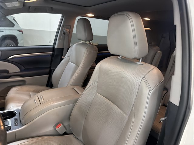 Used 2019 Toyota Highlander Limited w/ Protection Package #3 AWD/4WD image 5