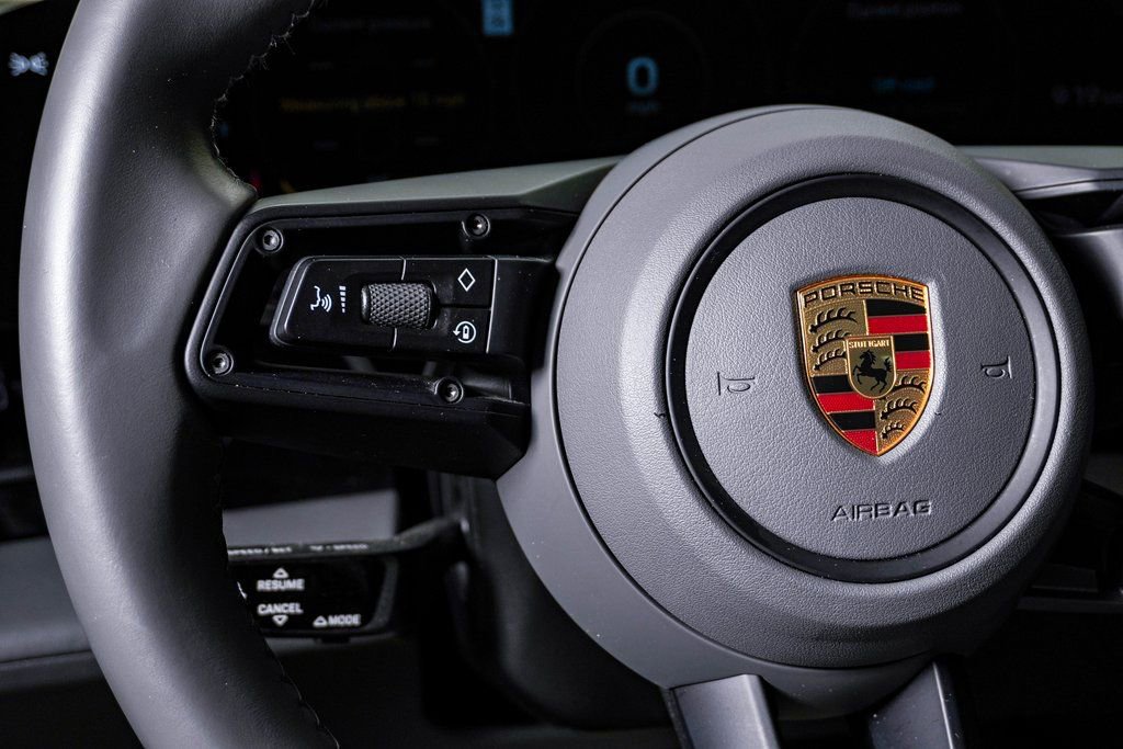 Used 2022 Porsche Taycan 4S image 21