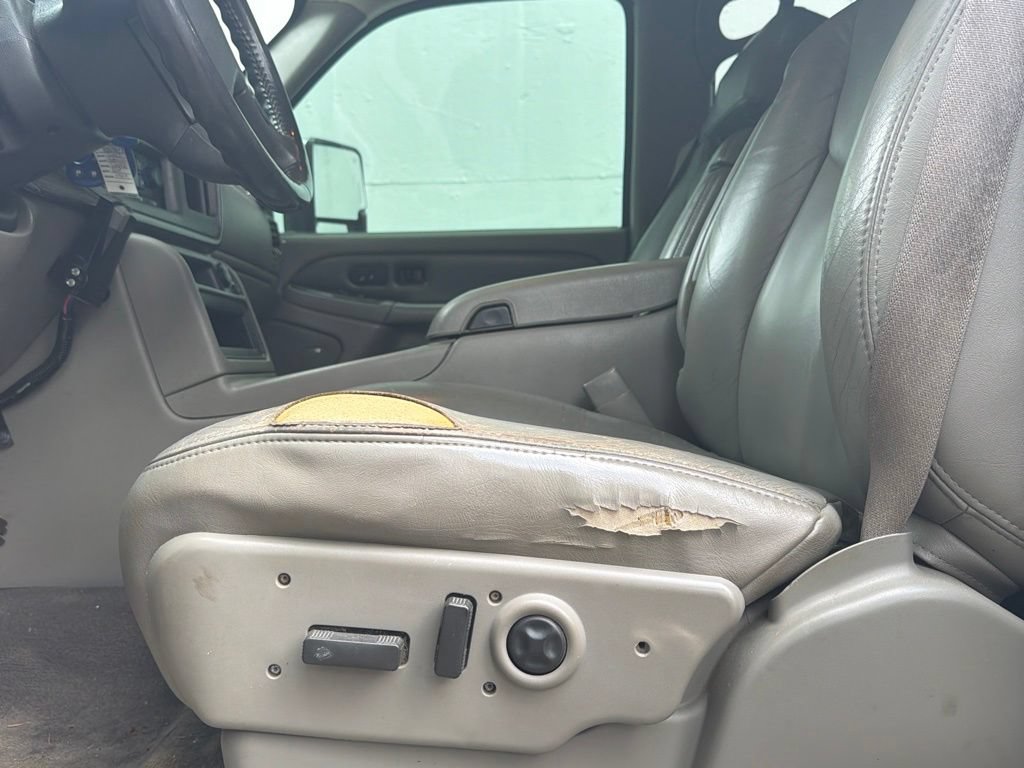Used 2005 Chevrolet Silverado 3500 LT w/ Skid Plate Package AWD/4WD image 3