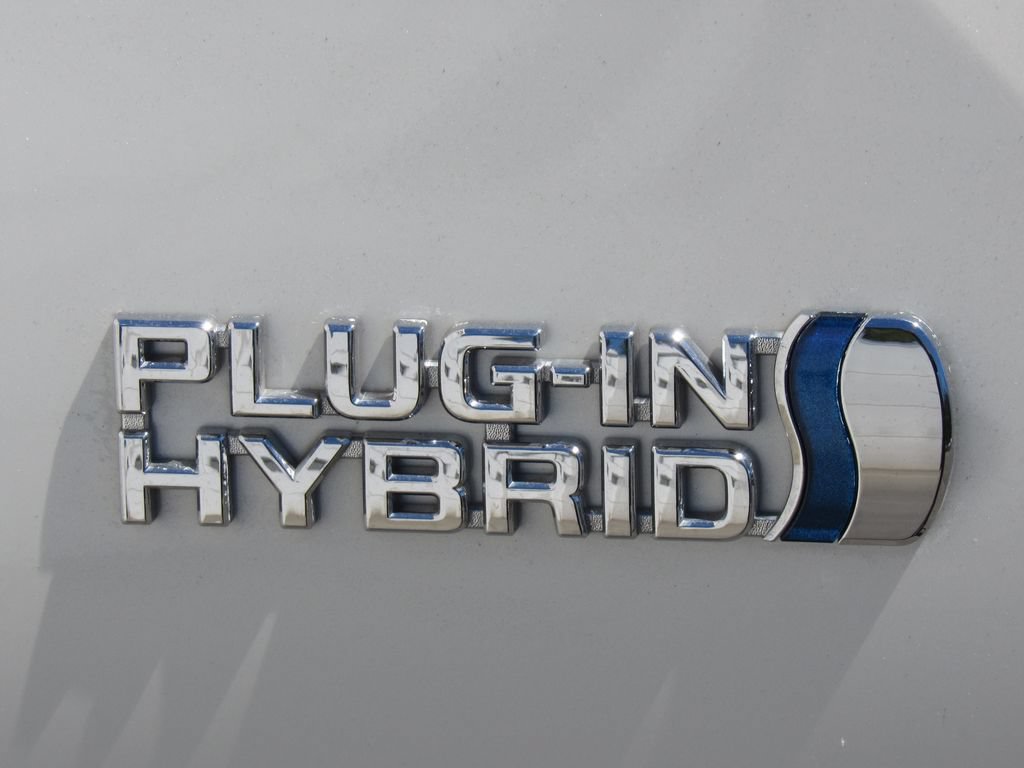 Certified 2019 Toyota Prius Prime Advanced w/ Carpet Mat Package FWD image 9