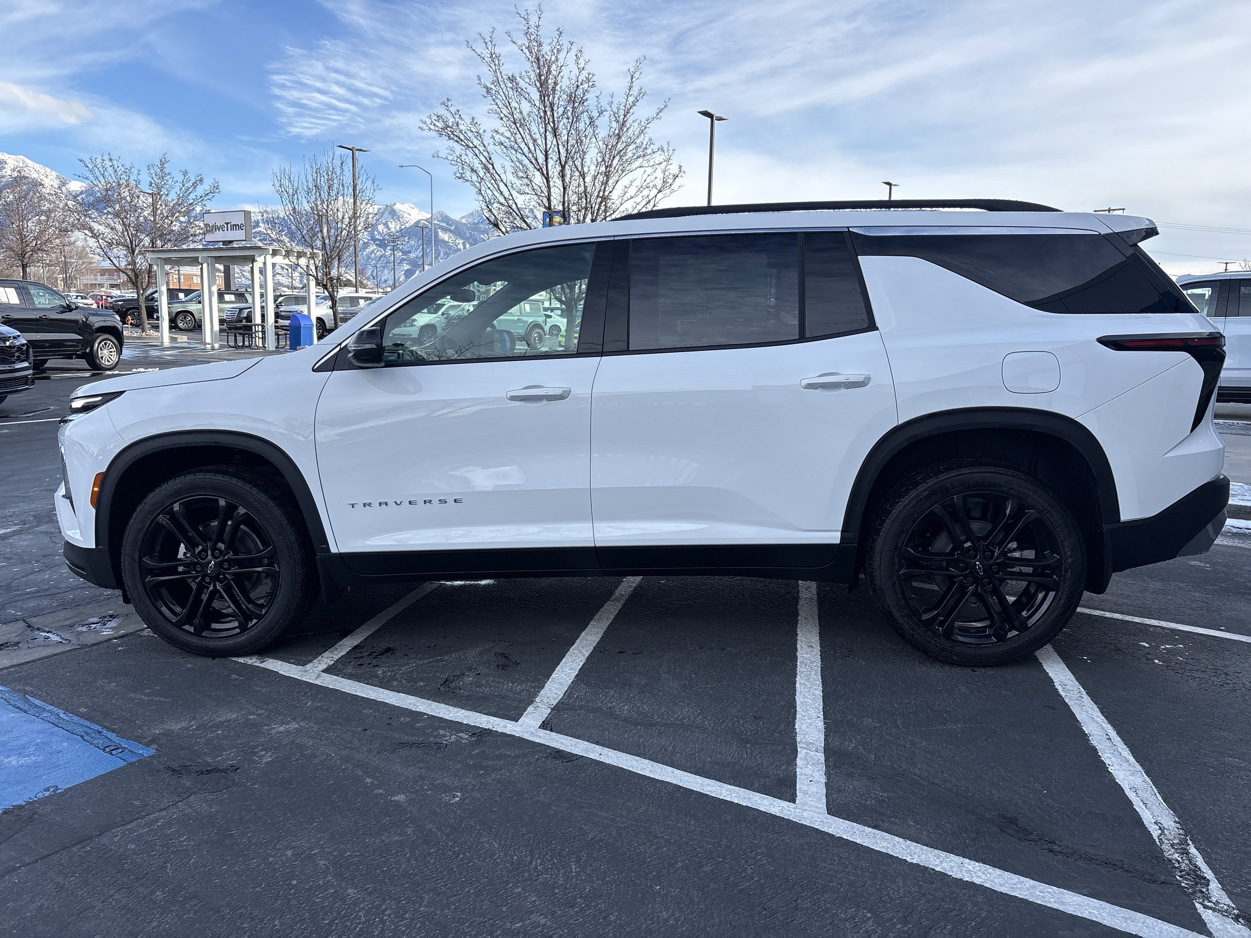 New 2026 Chevrolet Traverse LT w/ LPO, Floor Liner Package AWD/4WD image 2