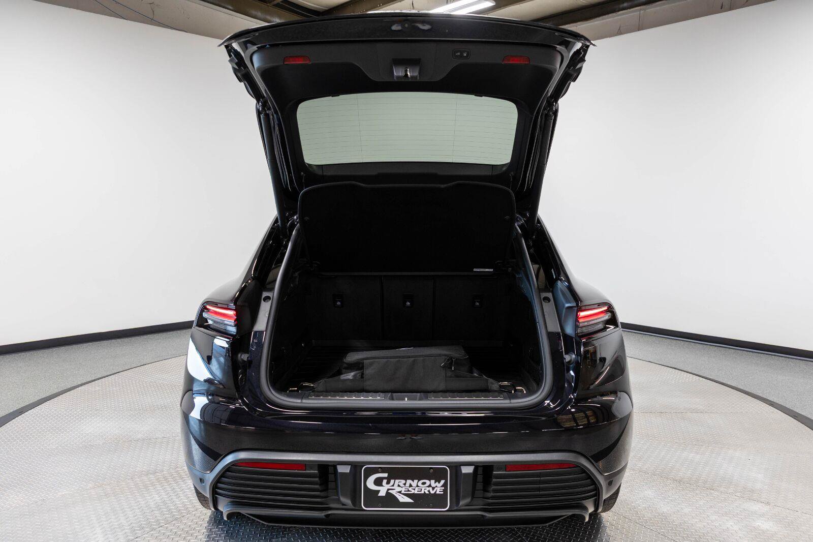 Used 2025 Porsche Macan 4S Electric AWD/4WD image 53