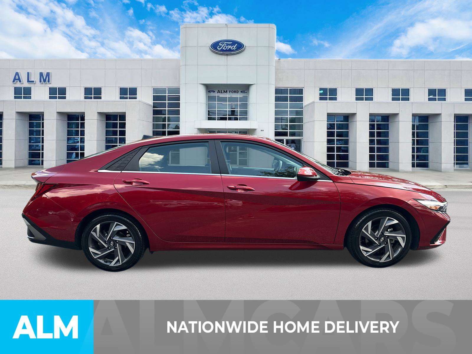 Used 2025 Hyundai Elantra SEL FWD image 4