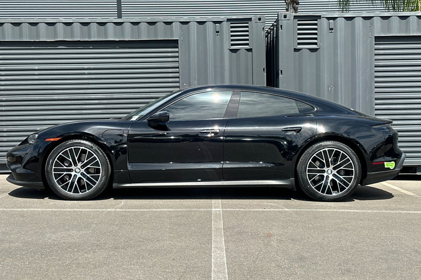 Certified 2022 Porsche Taycan image 2