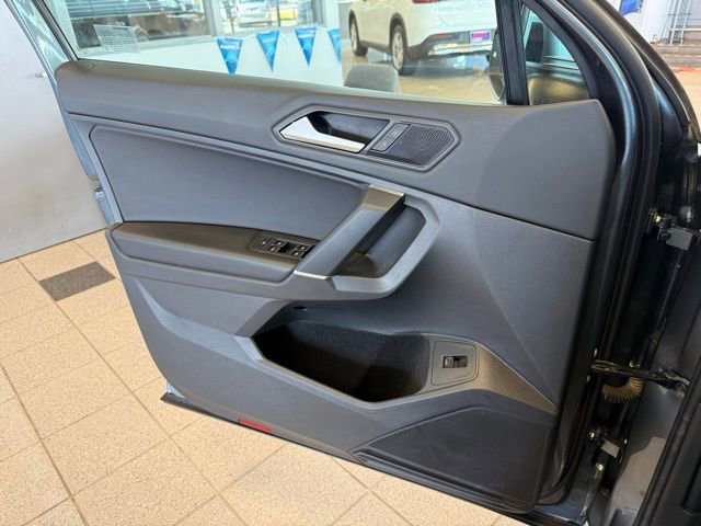 Used 2020 Volkswagen Tiguan SEL FWD image 20