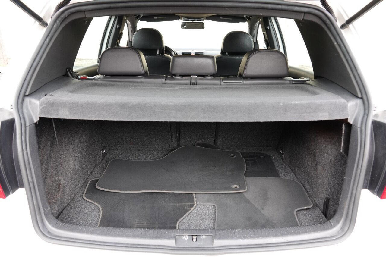 Used 2007 Volkswagen GTI 4-Door image 90