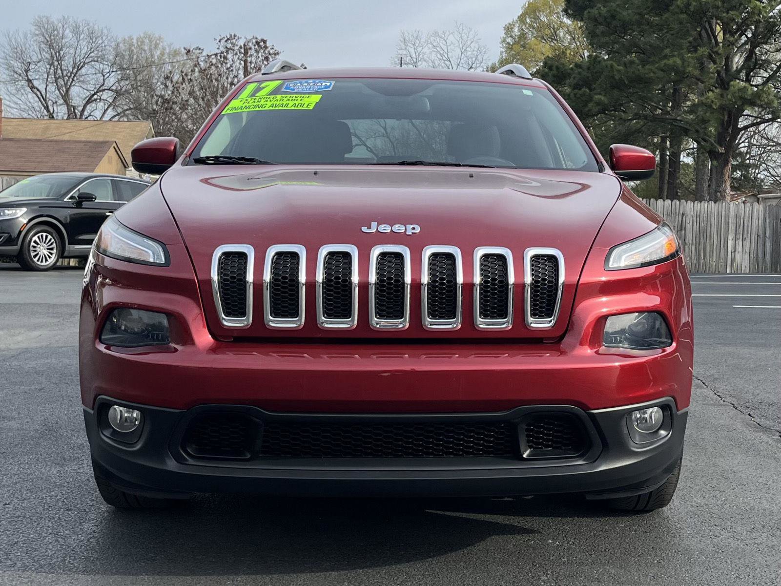 Used 2017 Jeep Cherokee Latitude image 20