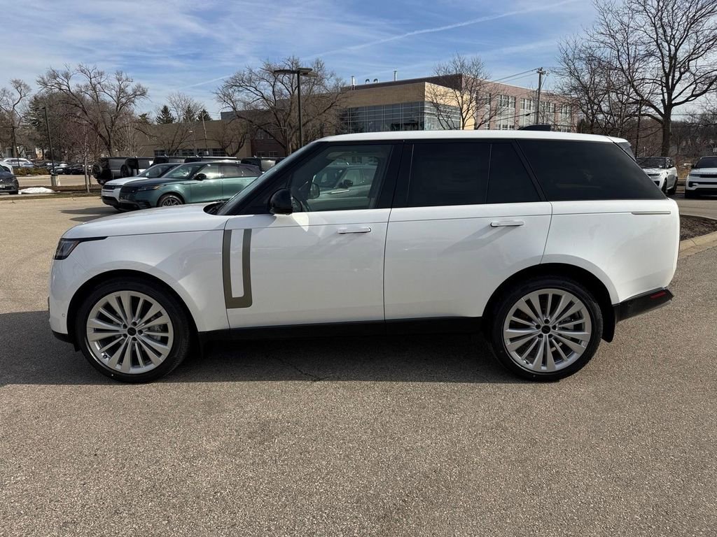 New 2026 Land Rover Range Rover SE image 2