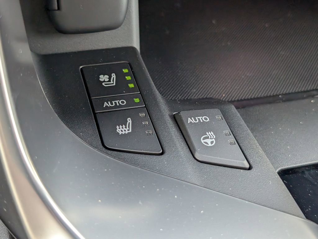 New 2025 Lexus LX 600 4WD w/ Luxury Package image 13