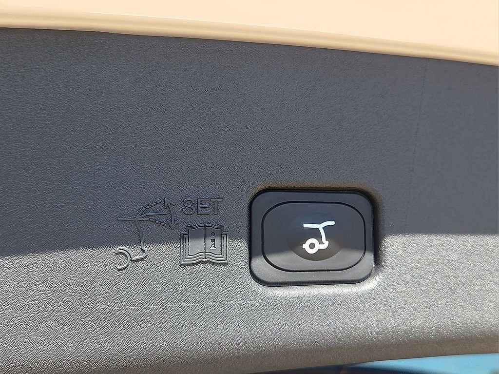 New 2026 Lincoln Nautilus Reserve AWD/4WD image 10