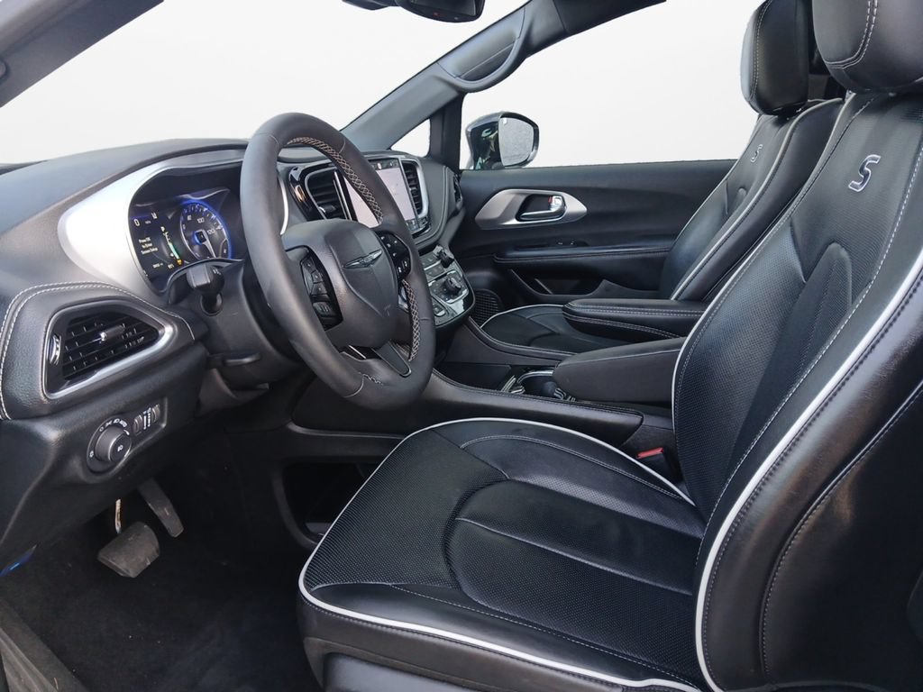 Used 2026 Chrysler Pacifica Limited w/ S Appearance Package FWD image 19