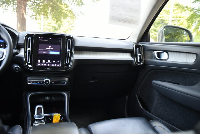 Used 2023 Volvo XC40 B5 Plus w/ Driver Assist Package AWD/4WD image 20