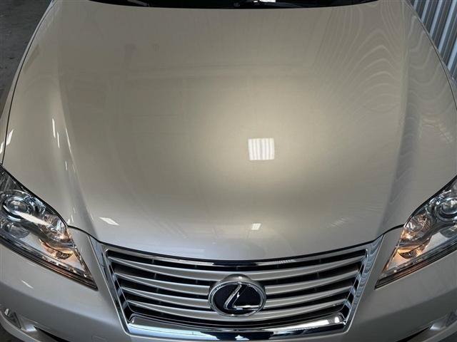 Used 2011 Lexus ES 350 w/ Luxury Pkg & Navigation FWD image 30