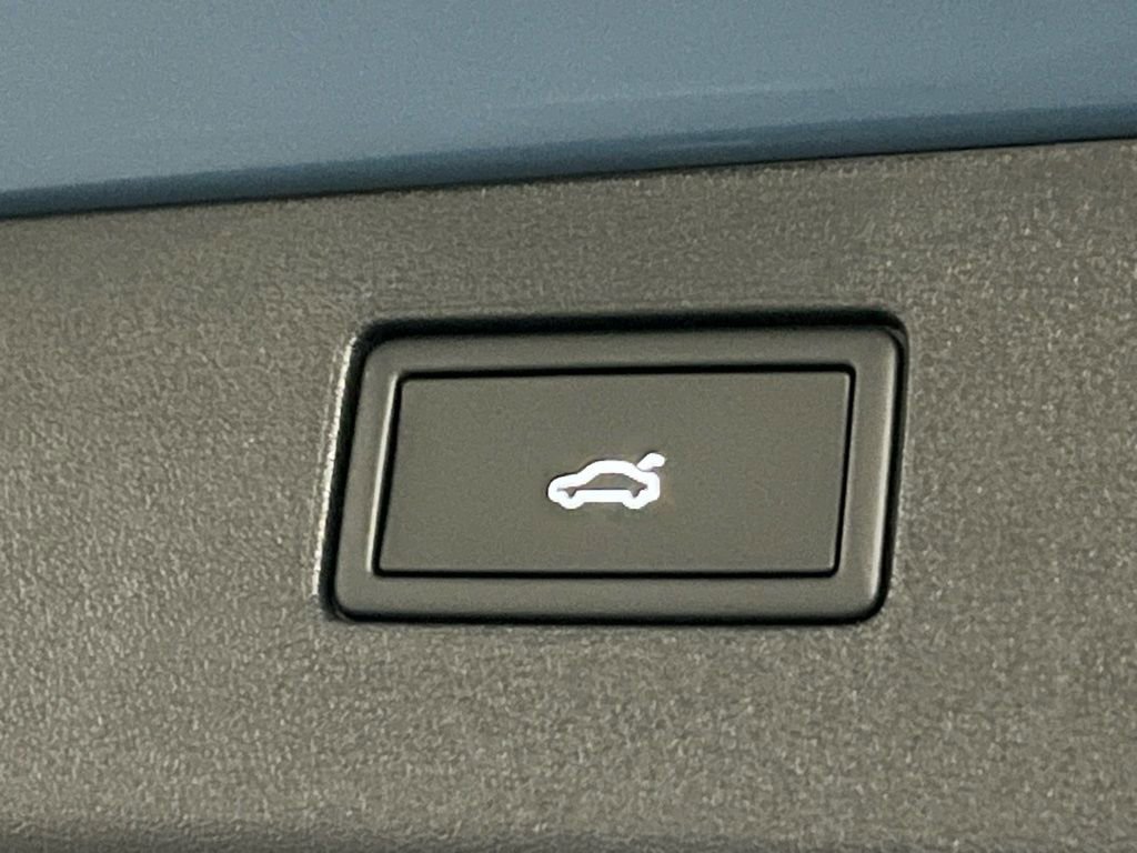 New 2026 Volkswagen Tiguan SEL R-Line image 41