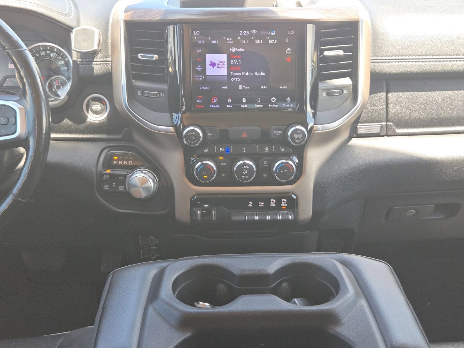 Used 2020 RAM 1500 Laramie AWD/4WD image 17