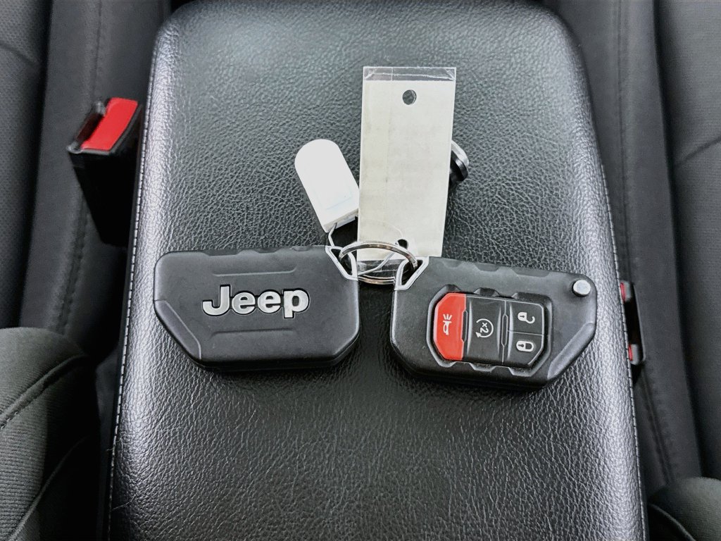 Used 2023 Jeep Wrangler Unlimited w/ Cold Weather Group AWD/4WD image 35