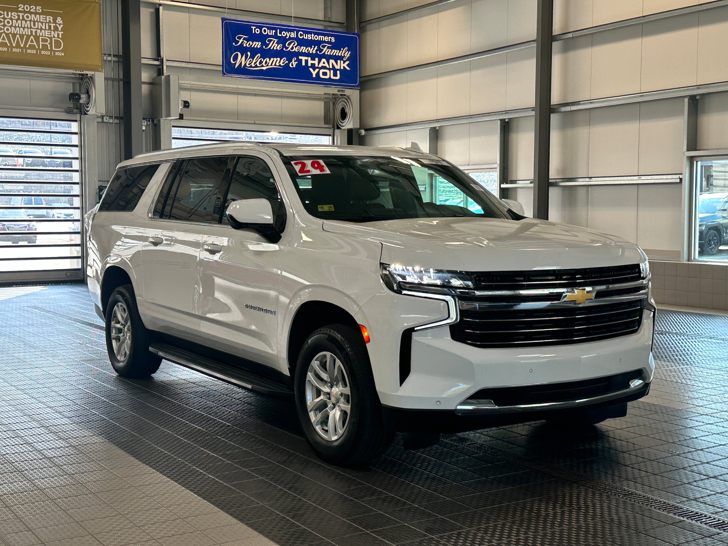 Used 2024 Chevrolet Suburban LT AWD/4WD video 1