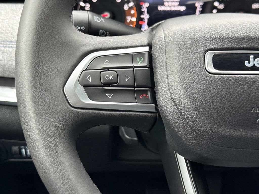 Used 2024 Jeep Compass Latitude AWD/4WD image 10