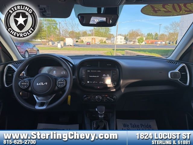 Used 2024 Kia Soul LX FWD image 9