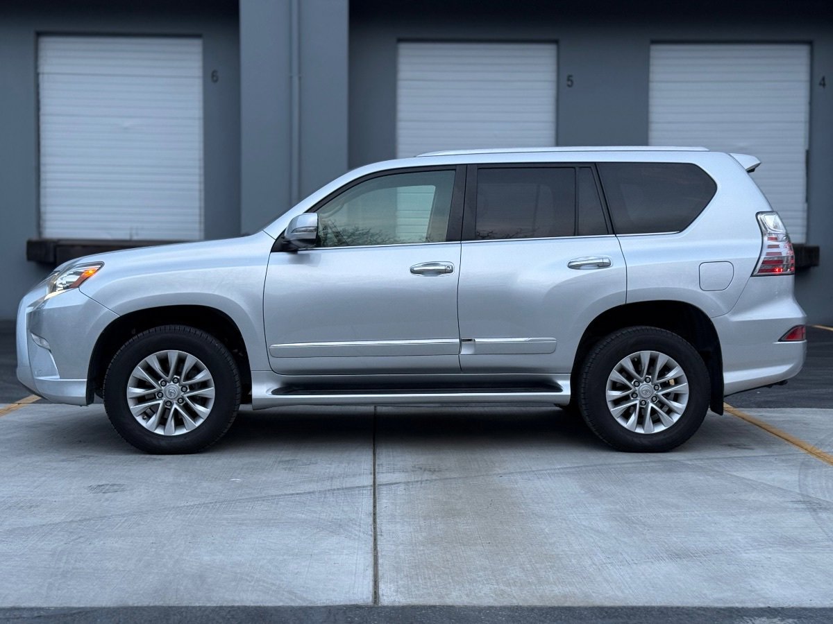 Used 2018 Lexus GX 460 Premium w/ Premium Package AWD/4WD image 6