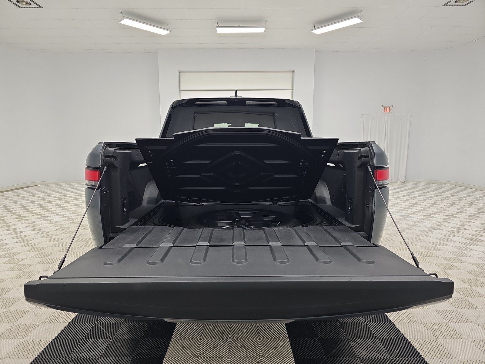 Used 2022 Rivian R1T Adventure AWD/4WD image 15