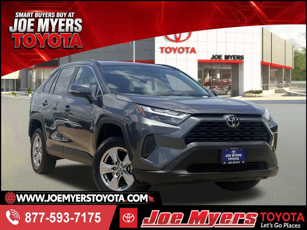 Used 2025 Toyota RAV4 XLE FWD image 1
