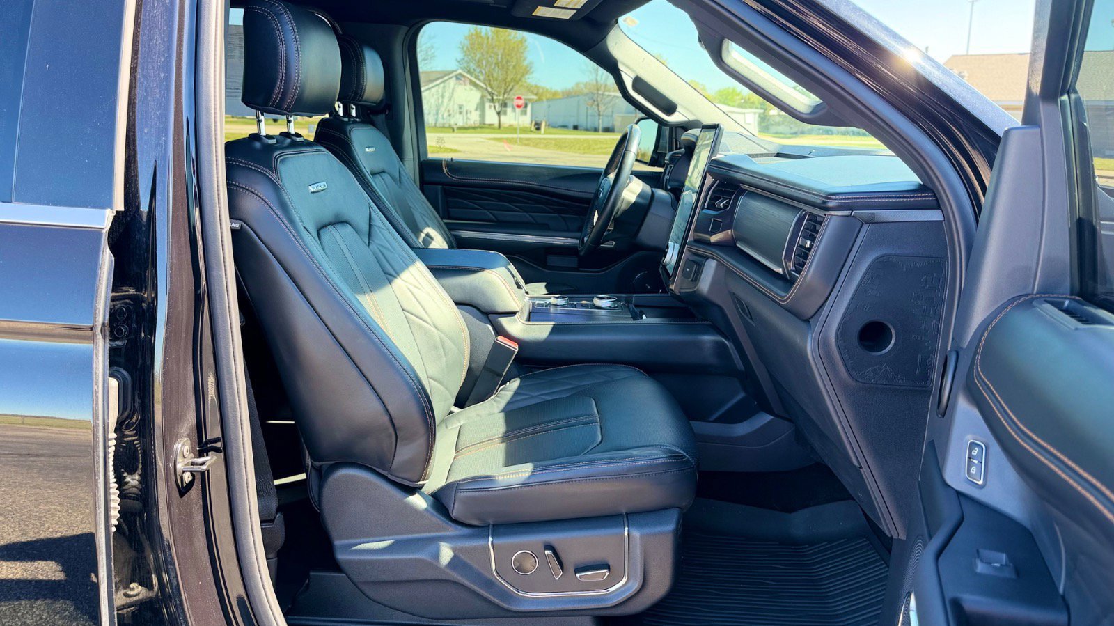 Certified 2022 Ford Expedition Platinum AWD/4WD image 29