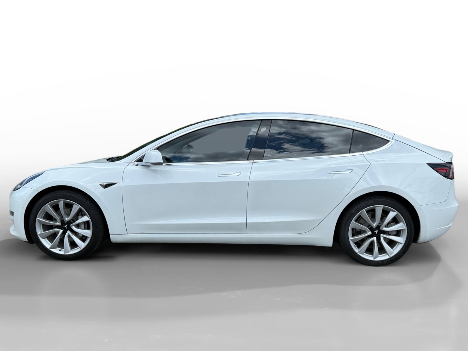 Used 2018 Tesla Model 3 Long Range RWD image 2