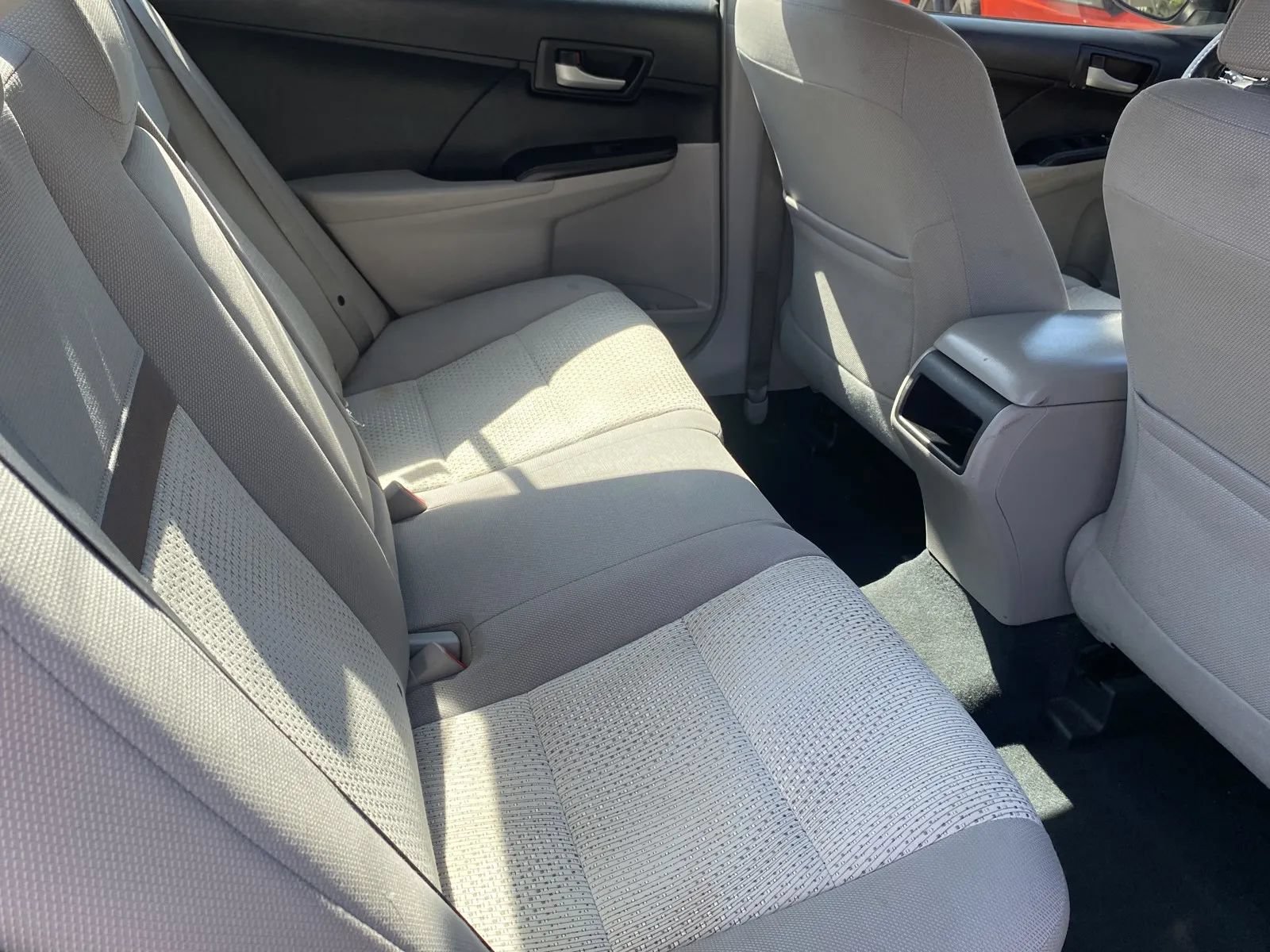 Used 2014 Toyota Camry LE FWD image 7