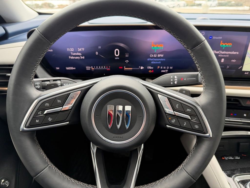 Used 2024 Buick Envision Avenir image 18