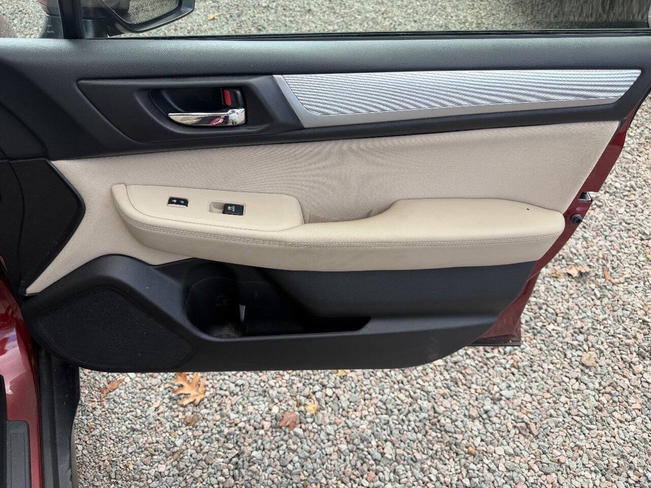 Used 2017 Subaru Outback 2.5i Premium AWD/4WD image 13