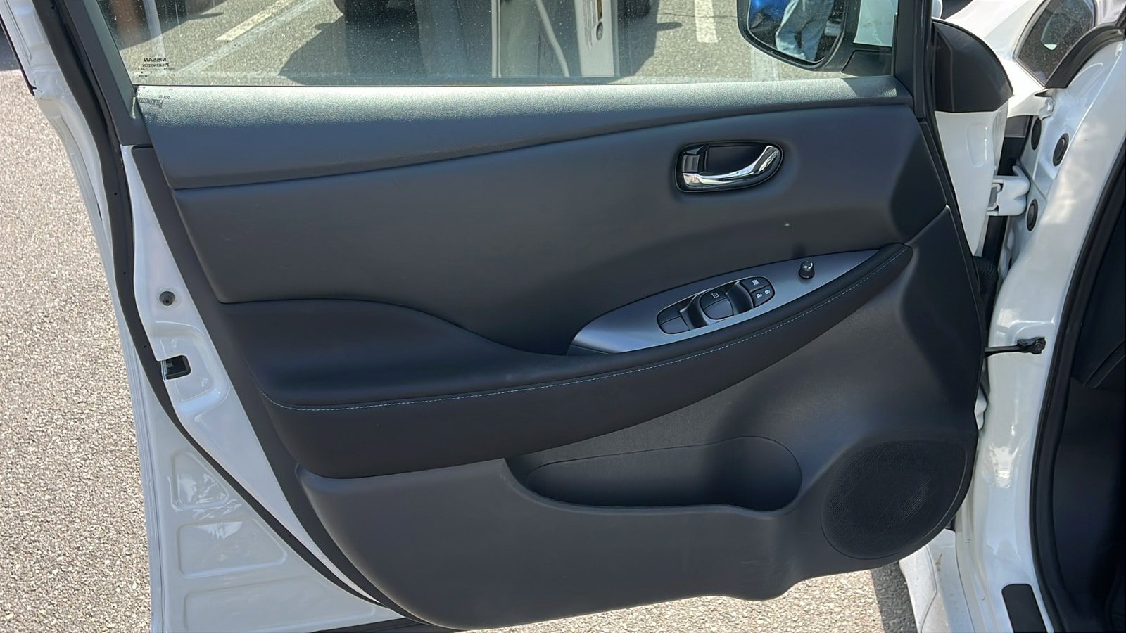 Used 2023 Nissan Leaf S FWD image 11