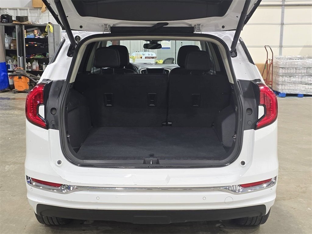 Used 2024 GMC Terrain Denali AWD/4WD image 12