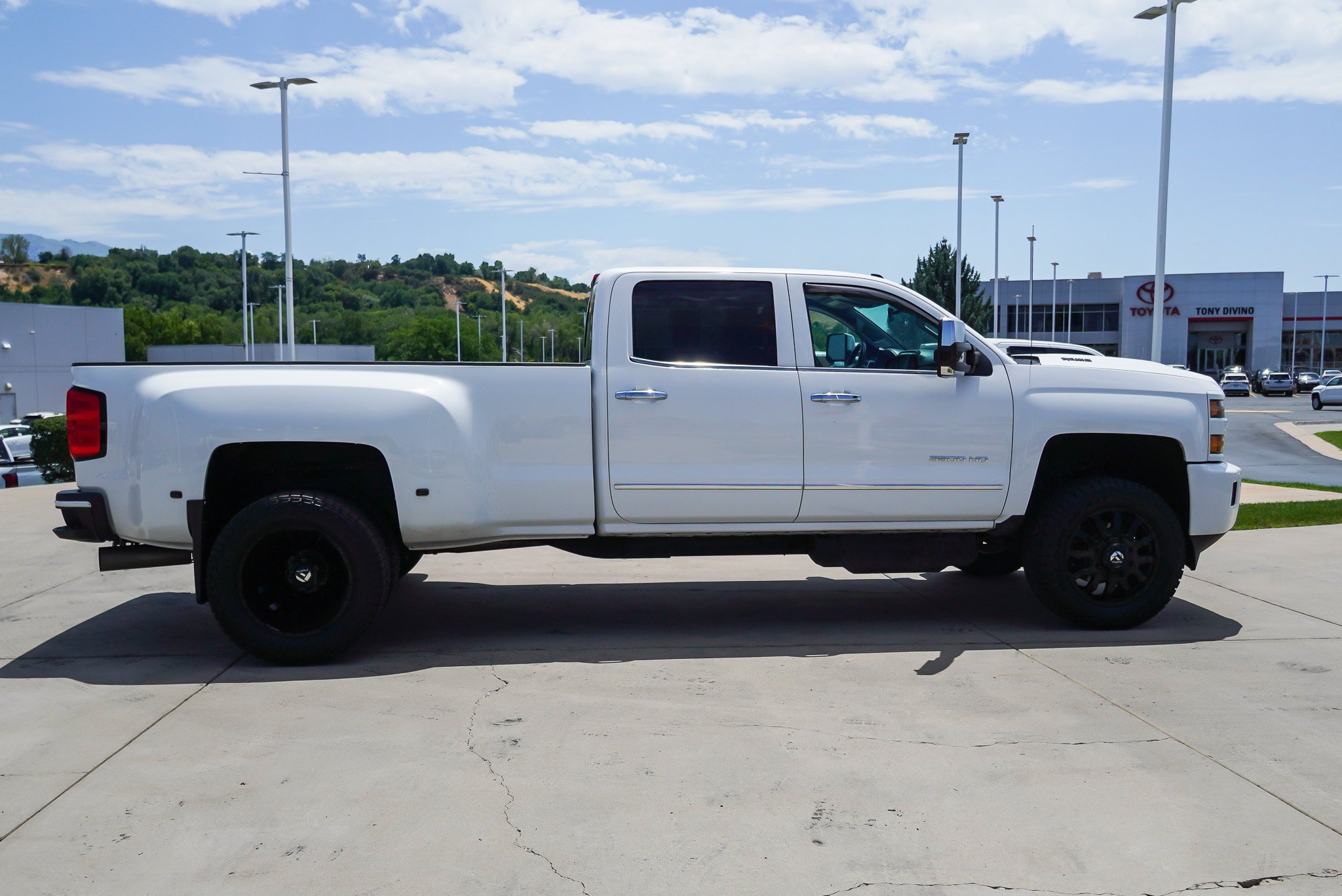 Used 2018 Chevrolet Silverado 3500 LTZ AWD/4WD image 9