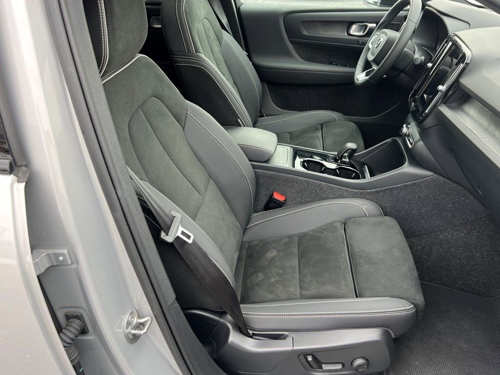 Certified 2023 Volvo C40 P8 Recharge Ultimate image 14