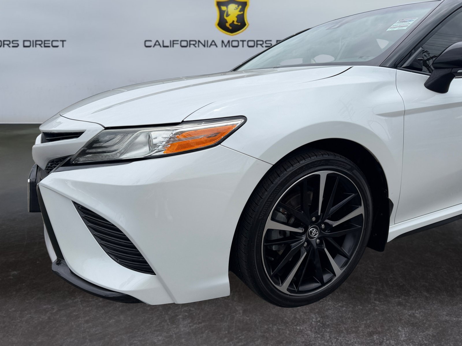 Used 2020 Toyota Camry XSE w/ Blackout Package FWD image 9