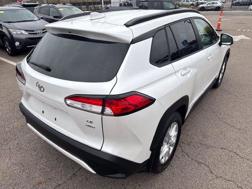 Used 2023 Toyota Corolla Cross LE w/ Moonroof Package AWD/4WD image 8