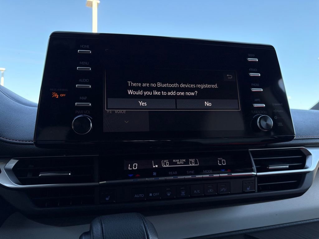 Used 2023 Toyota Sienna XSE image 21