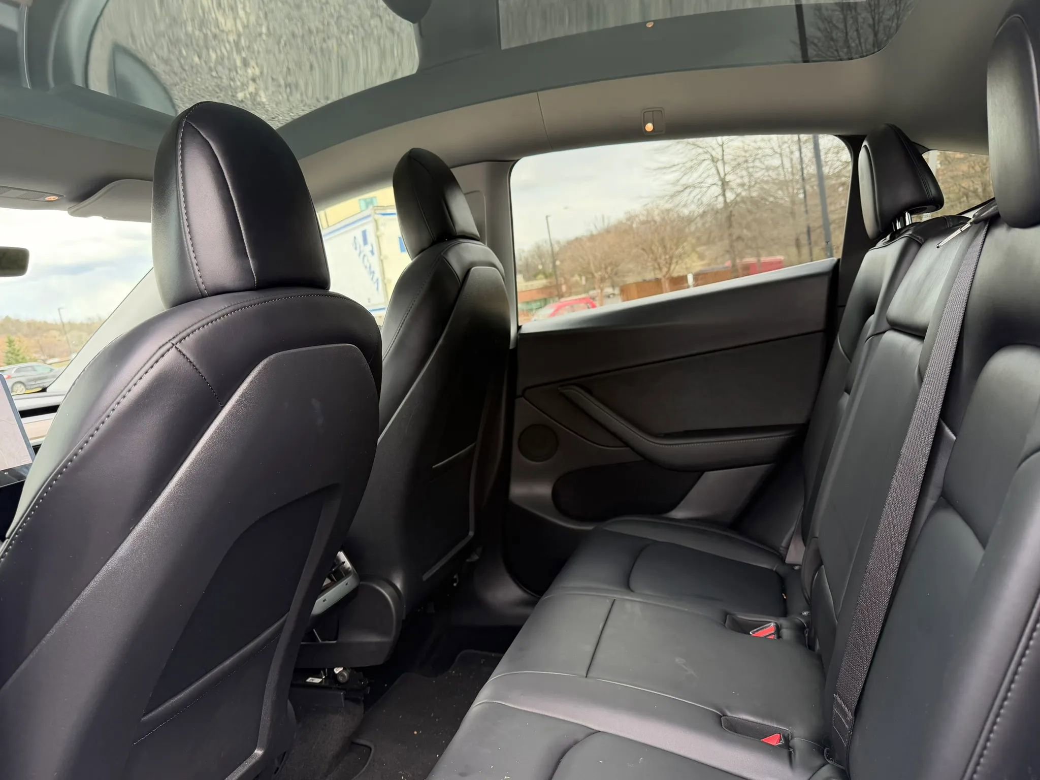 Used 2021 Tesla Model Y Long Range image 9