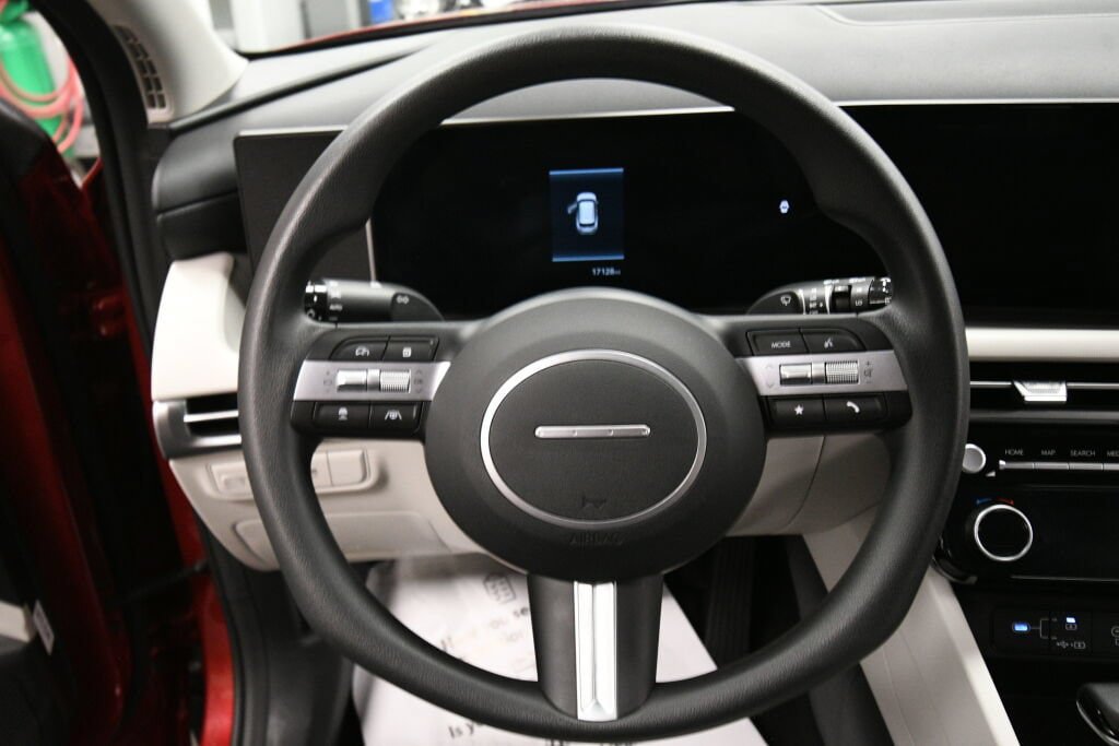 Used 2026 Hyundai Tucson SEL Plus AWD/4WD image 12