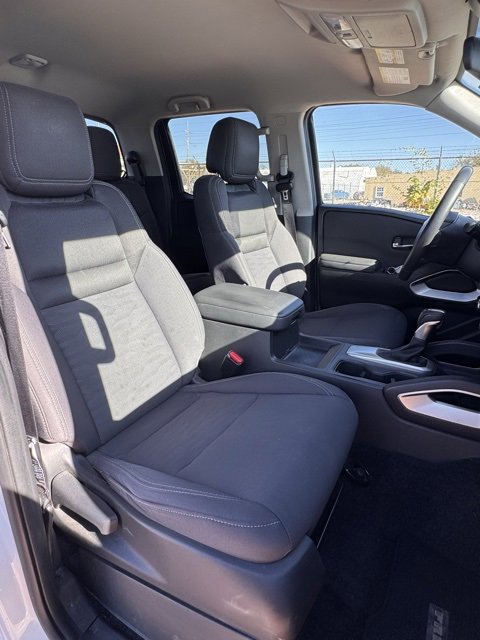 Used 2024 Nissan Frontier SV w/ SV Convenience Package image 14