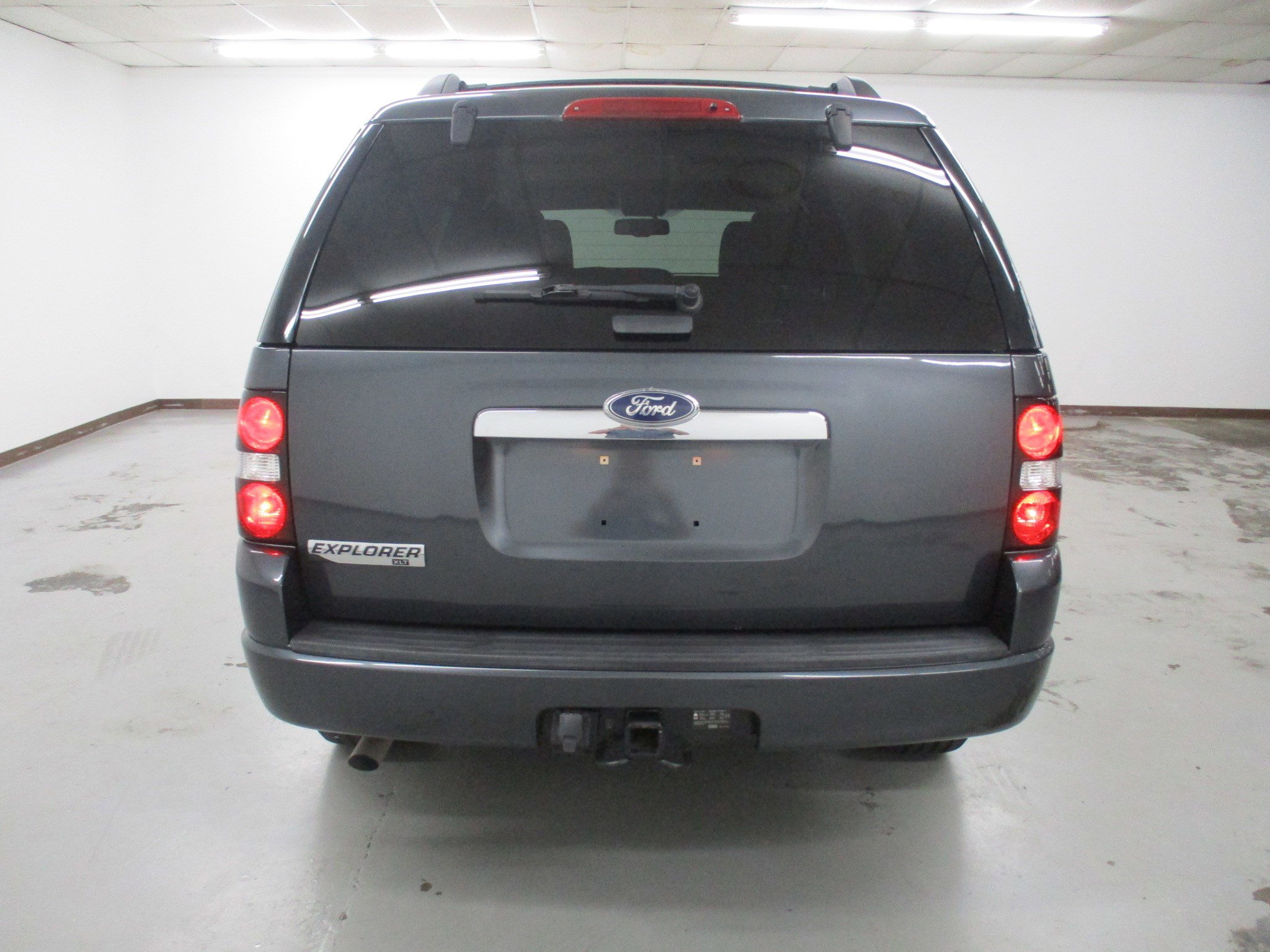 Used 2010 Ford Explorer XLT image 5