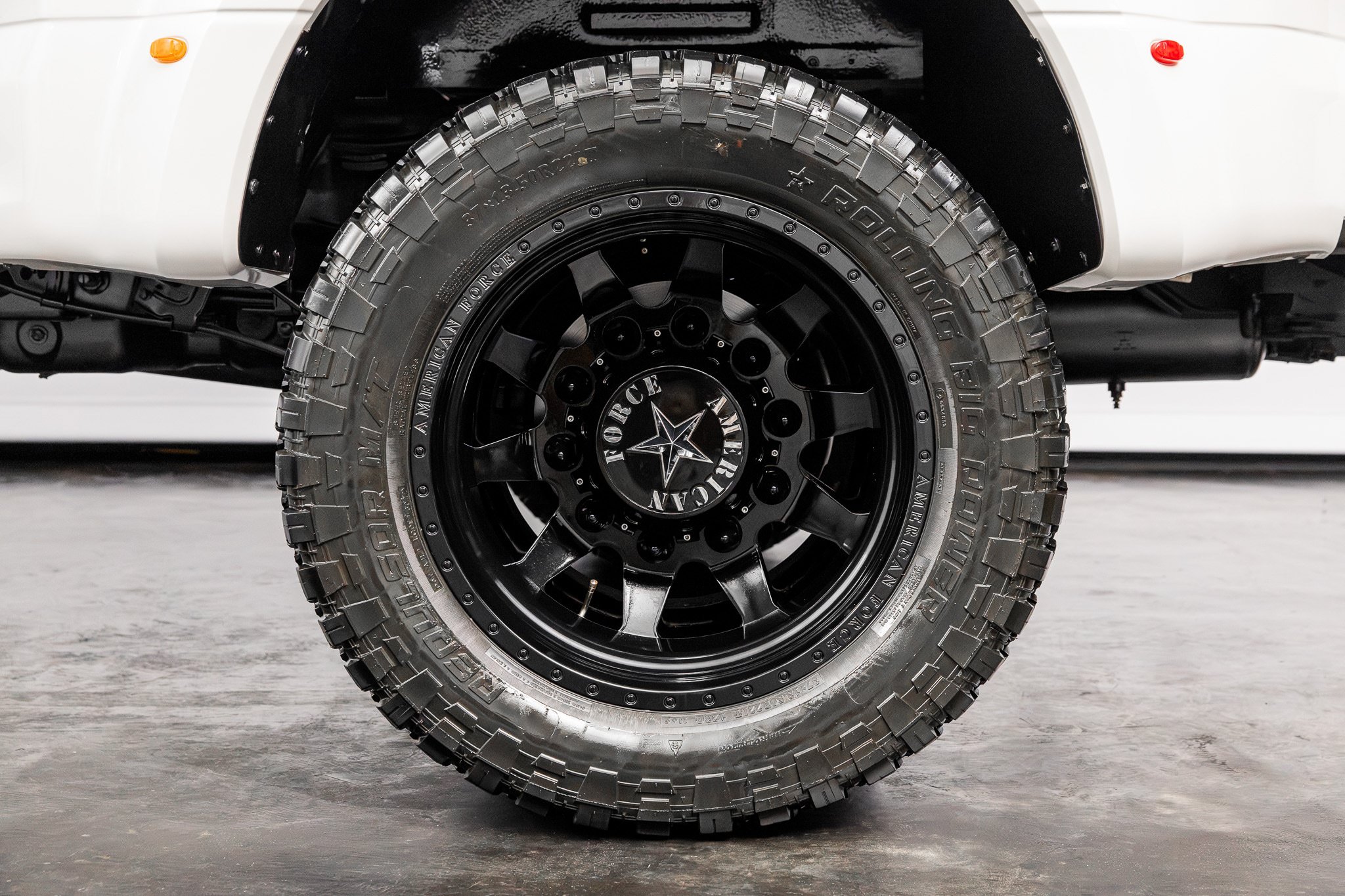 Used 2017 Ford F450 Platinum w/ Platinum Ultimate Package AWD/4WD image 15